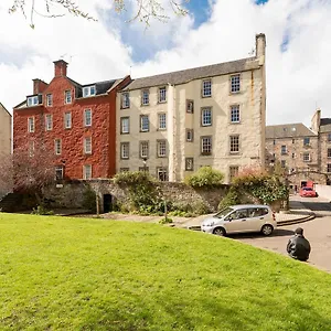  Apartment Near The Royal Mile